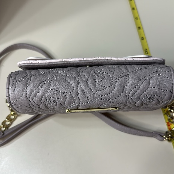 Betsey Johnson Elegant Cream Pink Bow Accent Women's Bag Gold Tone Hardware New - Picture 9 of 10